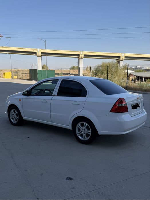 Neksiya 3 Avtamat karobka sotiladi