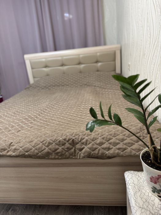 Продам двуспальную кровать