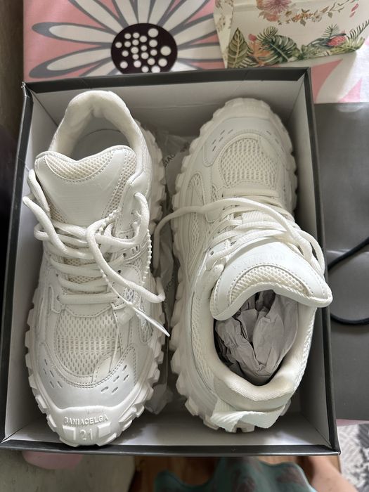 Новые кроссовки Баленсиага  Balenciaga Bouncer