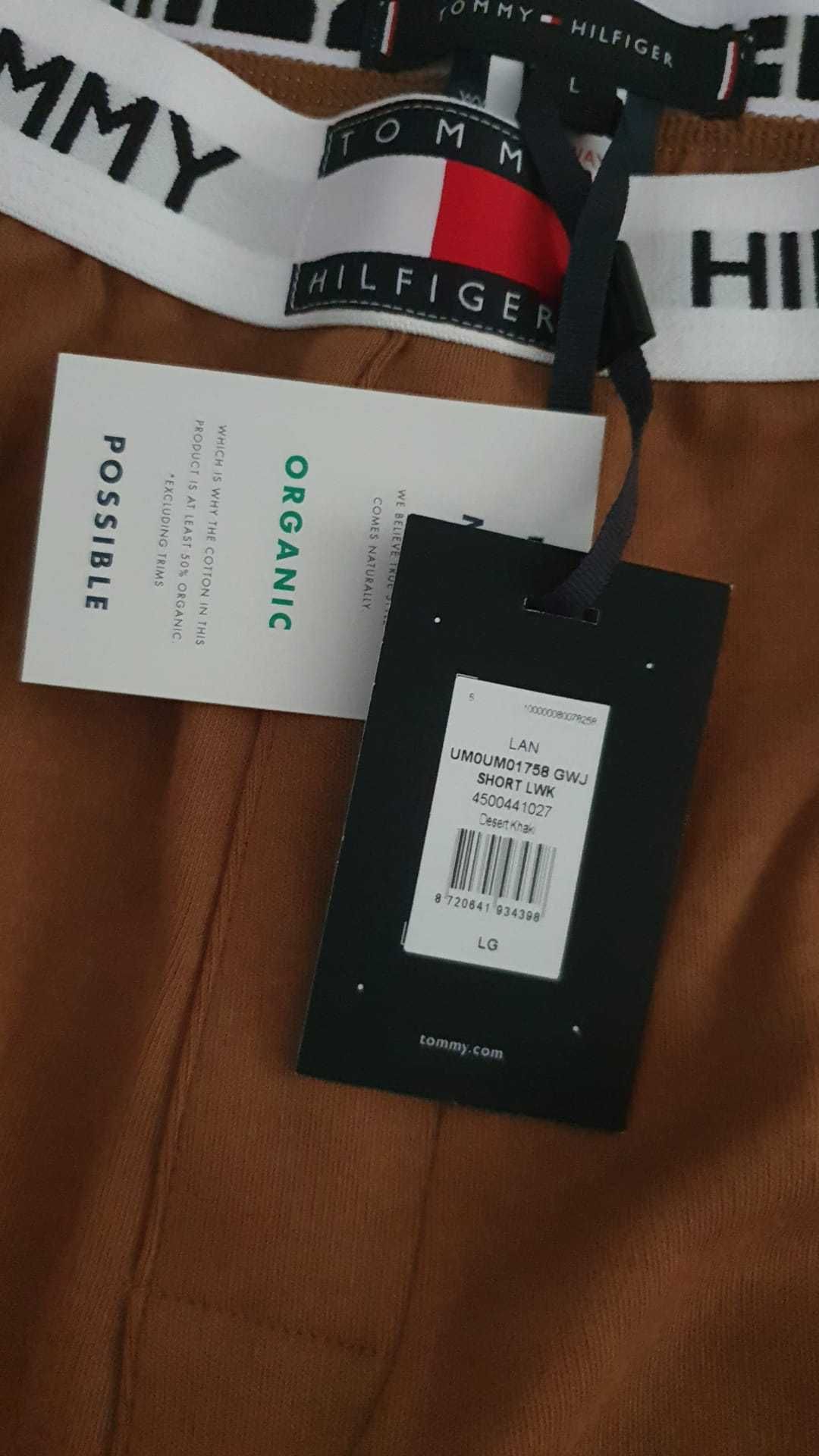 Vand pantaloni scurti barbat Tommy Hilfiger masura M, L  si XL noi