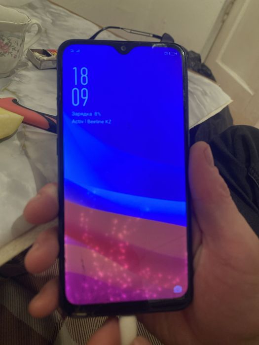 Продам телефон в рабочем состояний