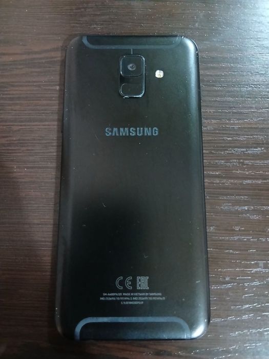 Samsung A 6 karobkasi bor