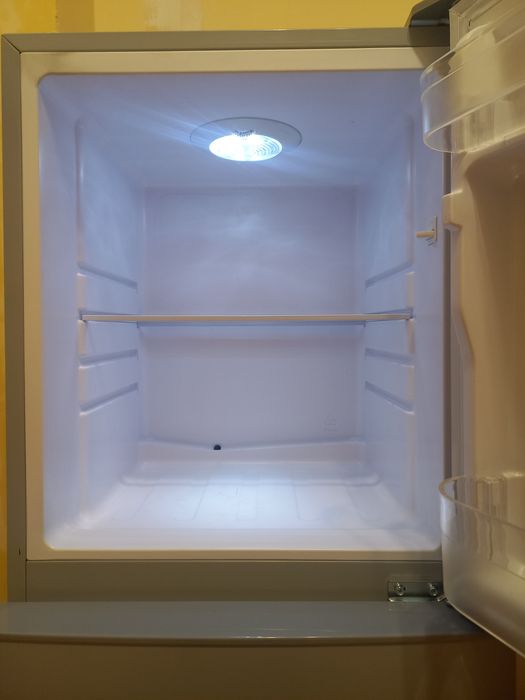 Холодильник Leadbros