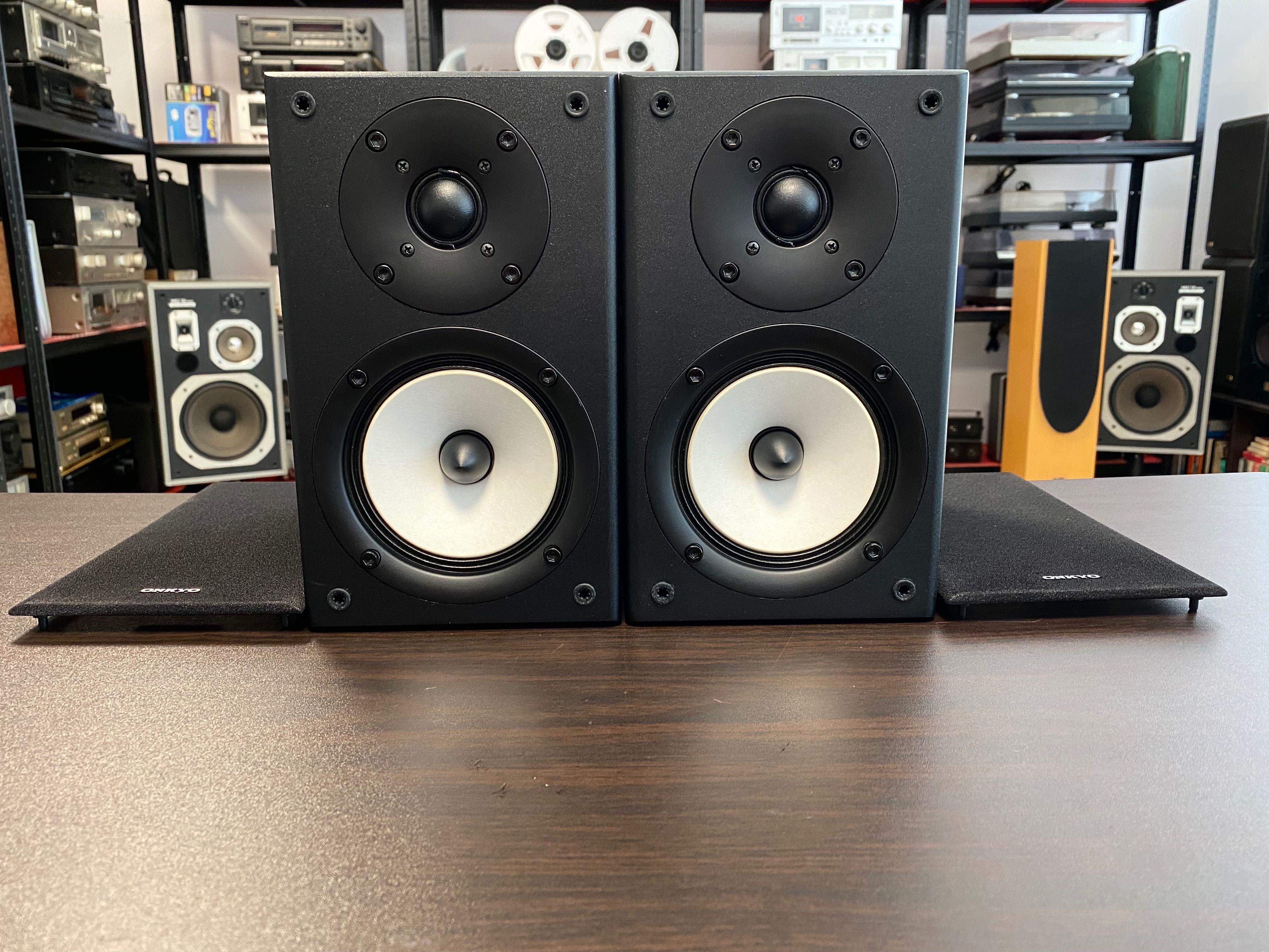 Чудесни тонколони Onkyo