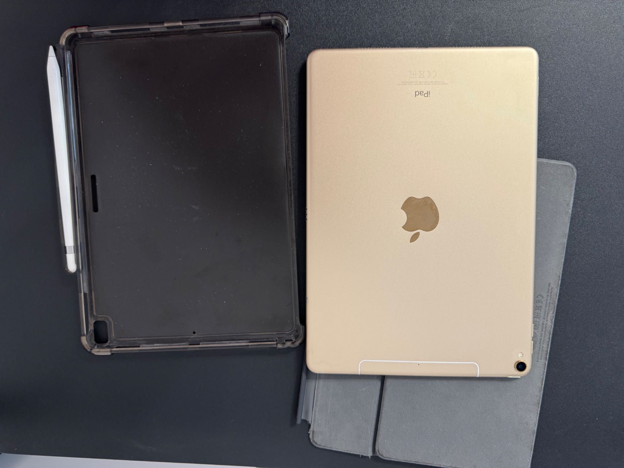 Ipad Pro 10.5” gold, 256 GB,Wifi+Cell, tastatură Apple și Apple pencil