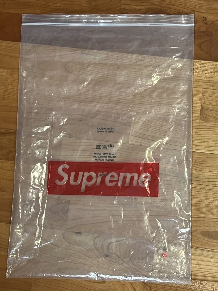 Pulover Supreme Kanji Reps