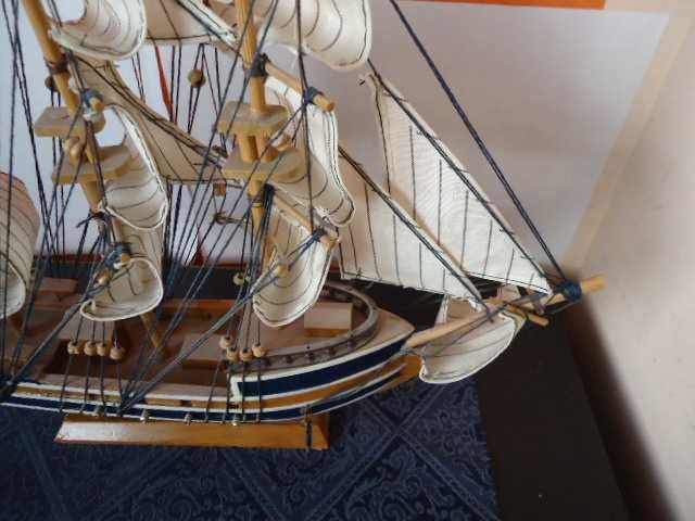 модел на ветроходен кораб