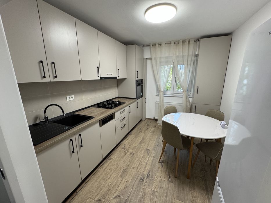 Apartament 3 camere, zona Teatru / Inspectoratul de Jandarmi