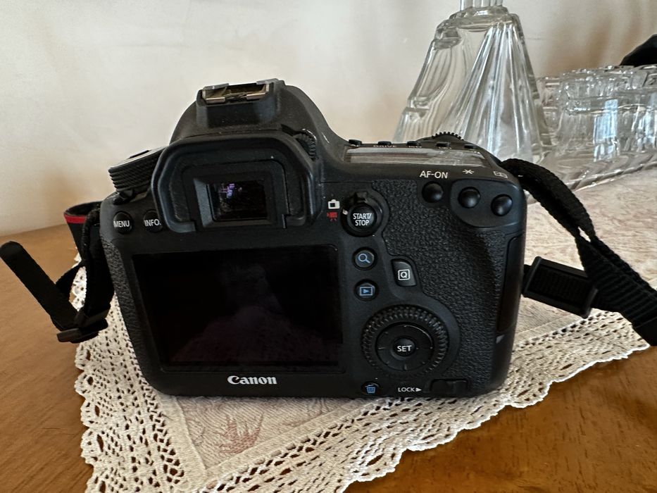 Canon 6D фотоапарат и чанта