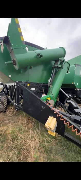 Бункер перегрузчик Лилиани