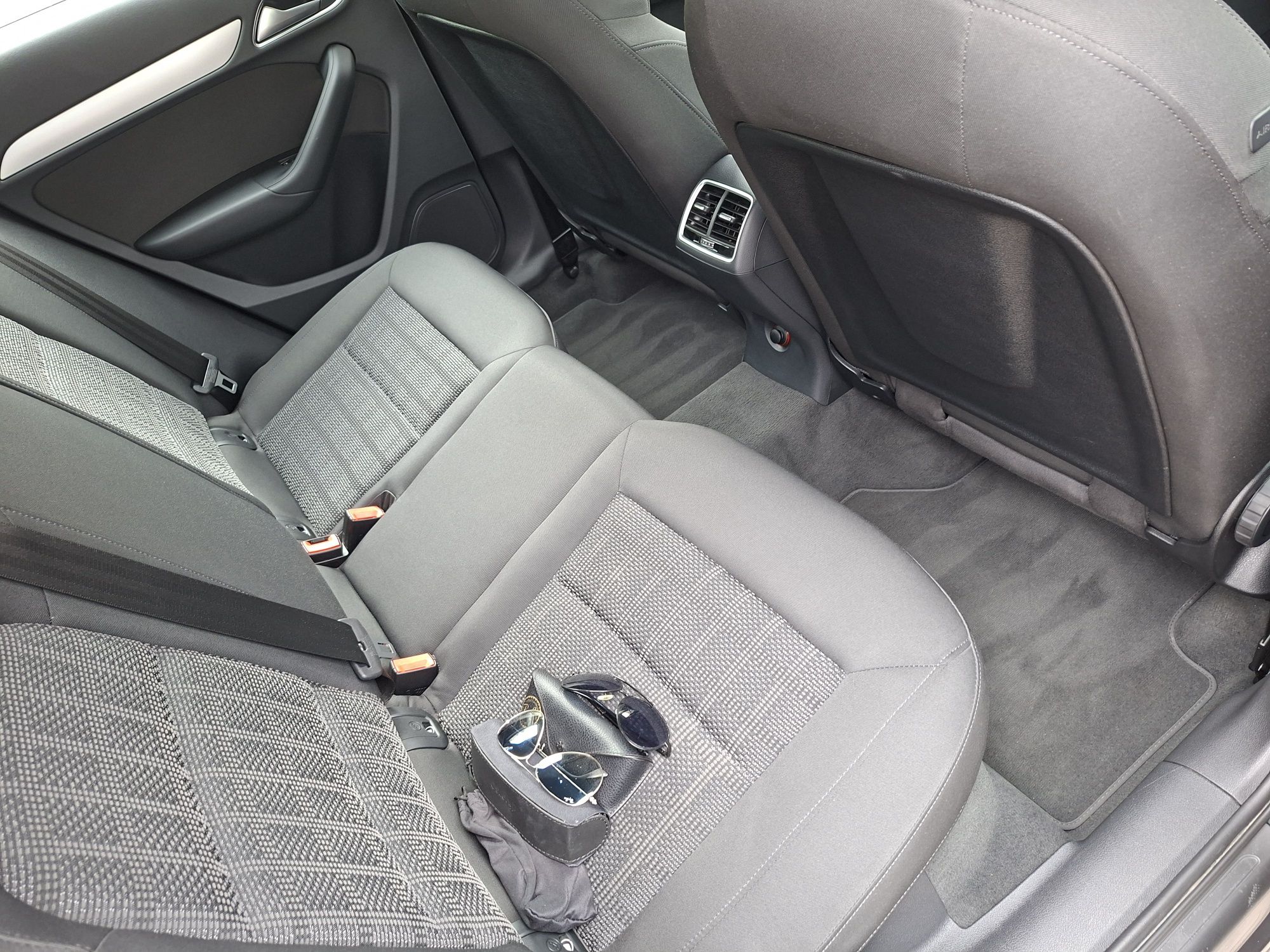 Audi Q3 2.0 tdi 150 cp