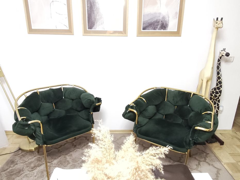 Vand 2 fotolii verde smarald cu auriu