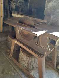 Дърводелска машина с циркуляр