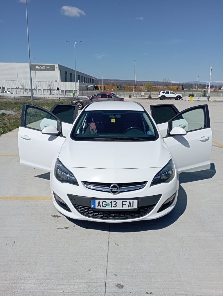 Vând Opel Astra j break