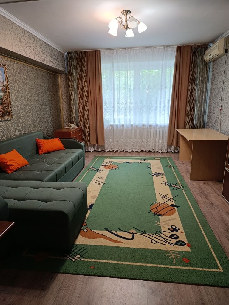 Ковры, б/у, в хорошем состоянии.