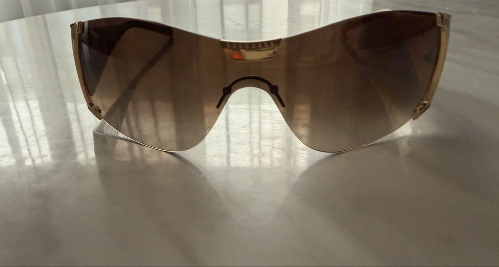 90 лева нови слънчеви очила на VOGUE