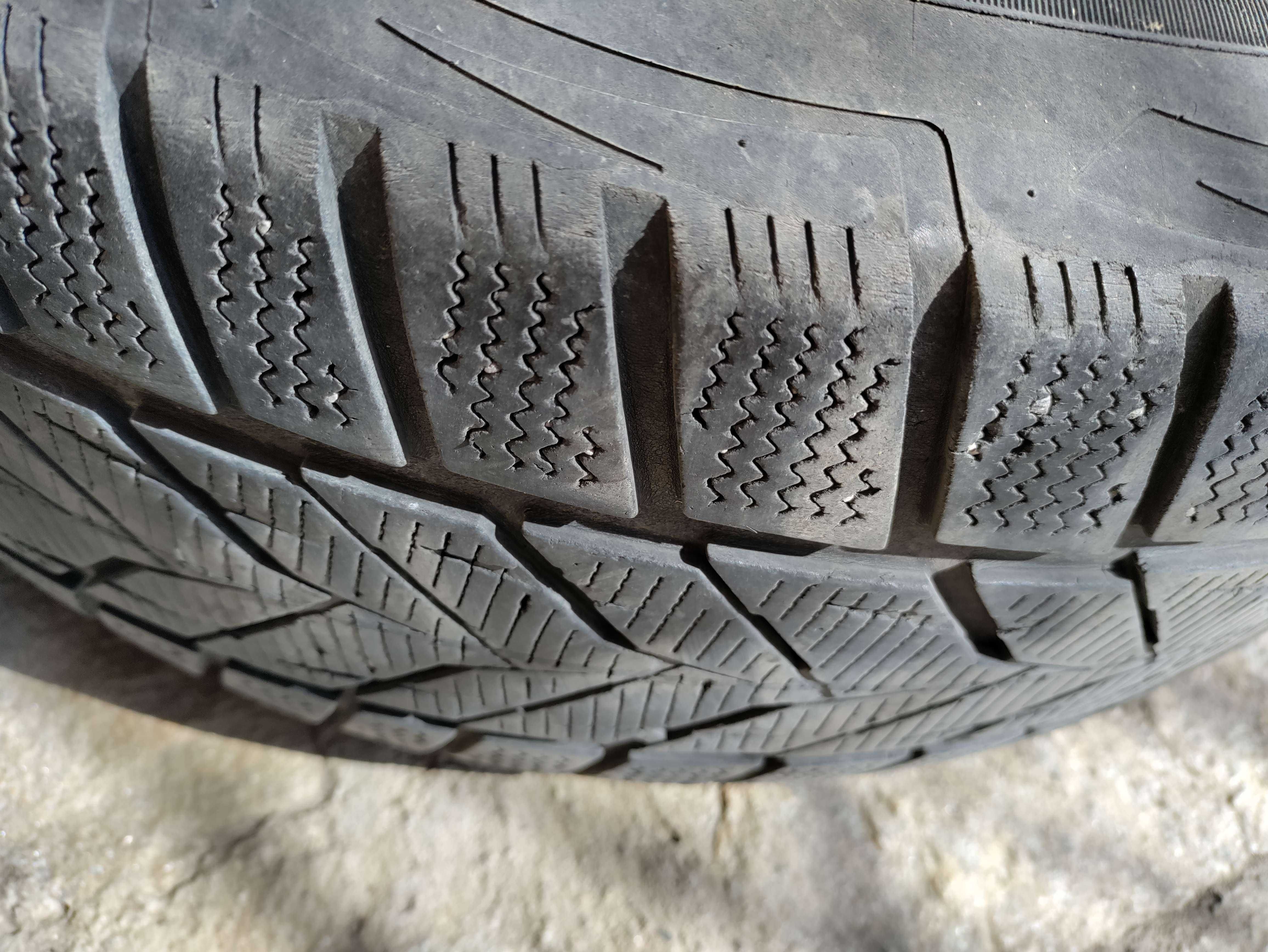 Метални джанти и зимни гуми за RAV4