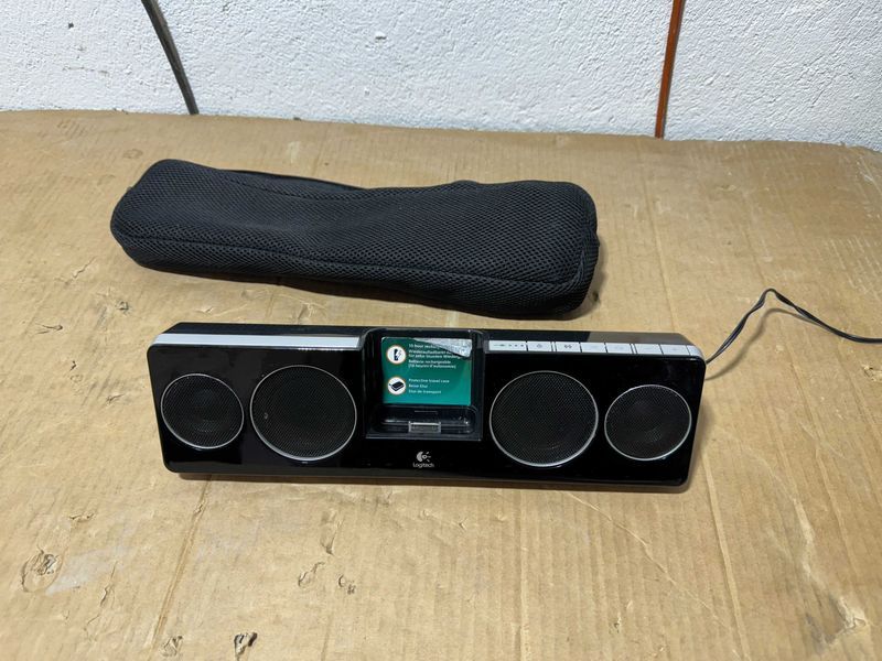 Докинг станция Logitech Pure-Fi Anywhere 2