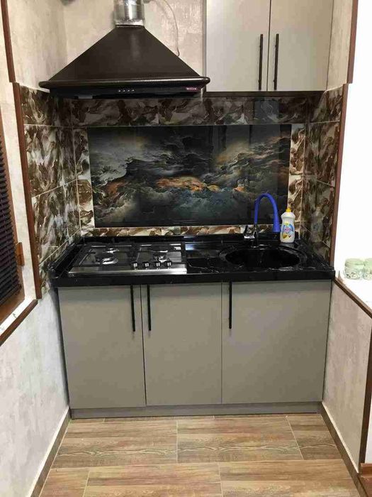 Ganga G'ofur Gulom metro yonida