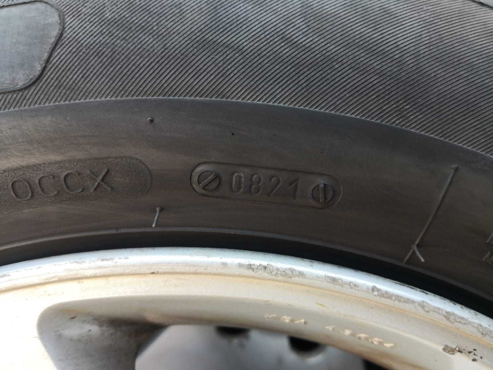 Vand anvelope pasat b5 sau audi cu jante aliaj 195/65/15