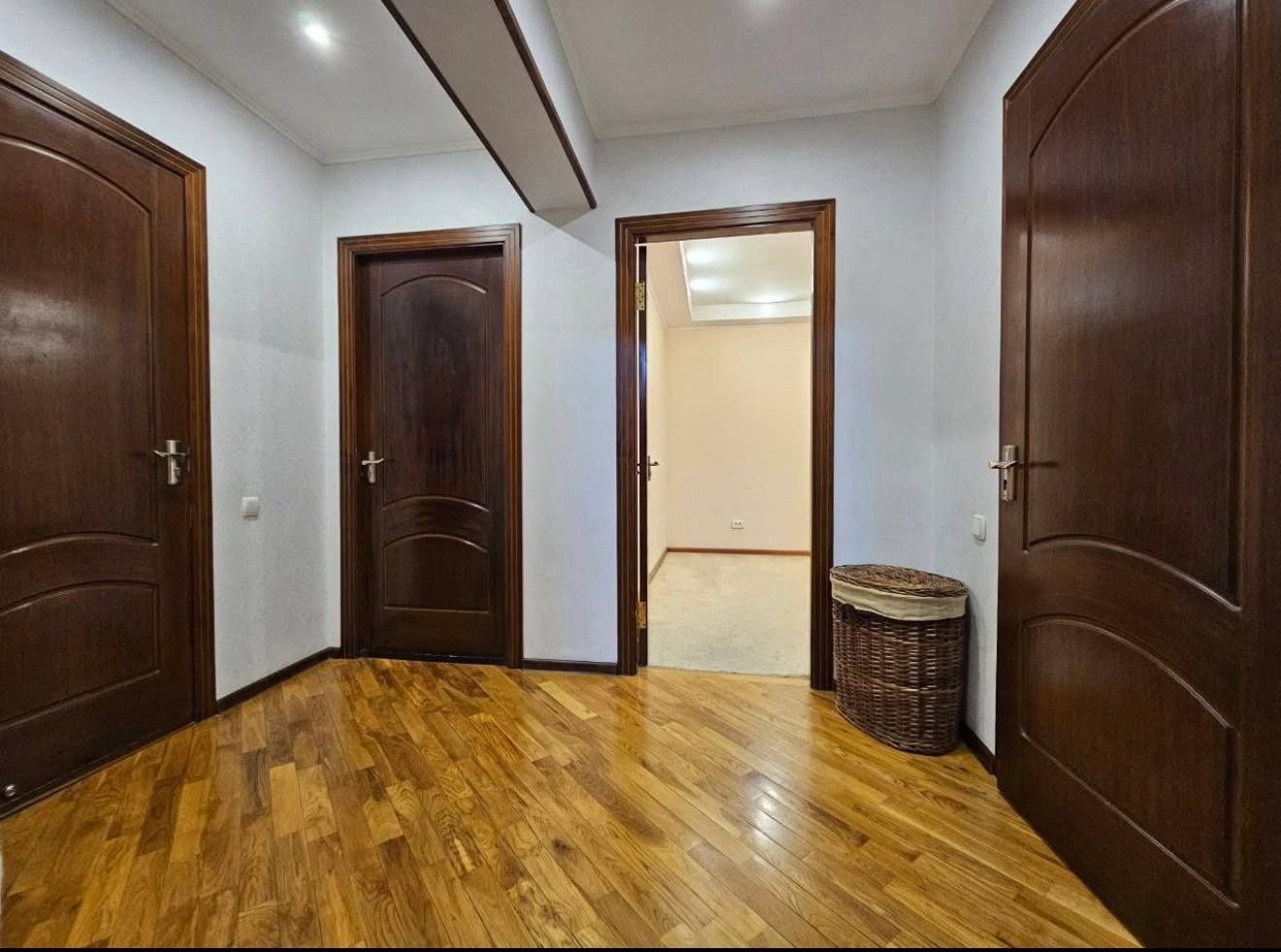 Продам 2/3/4 Паркентский Г. Петрова 77 серия