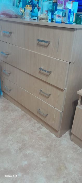 Продам спальный гарнитур в хорошем состоянии.