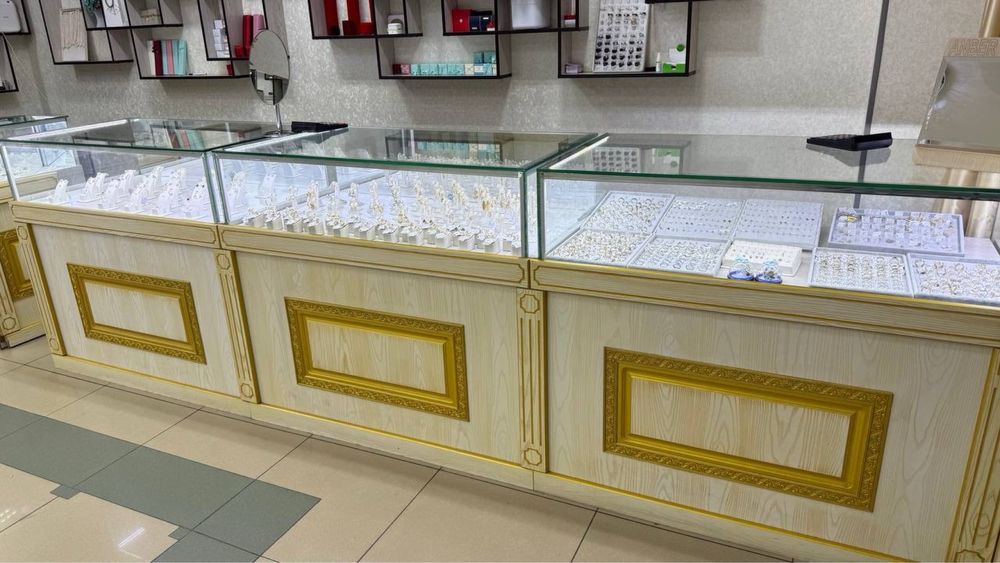 Продам ветрины срочно