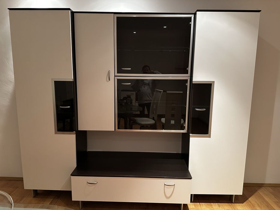 Vand mobila living