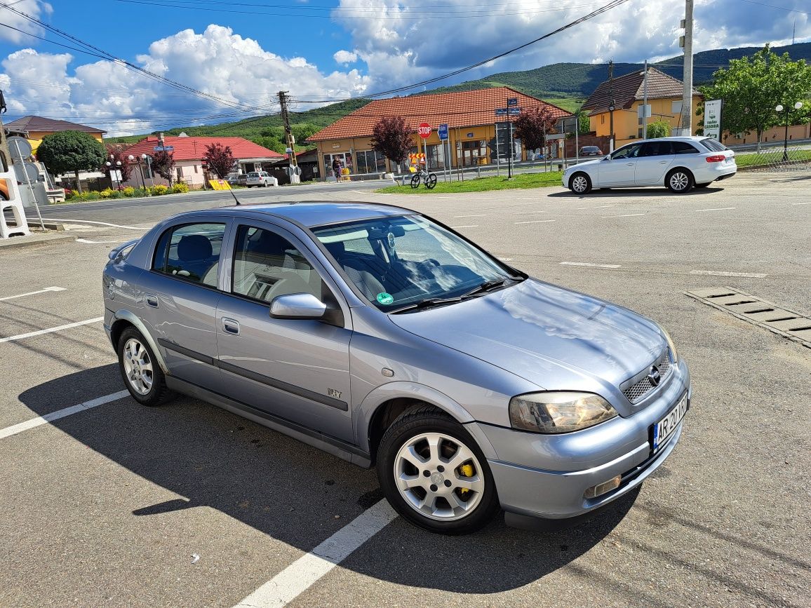 Opel Astra 1.6 i An 2001 pret 999€