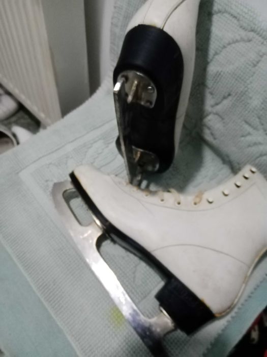 Patine gheata piele naturala ,marimea 41.