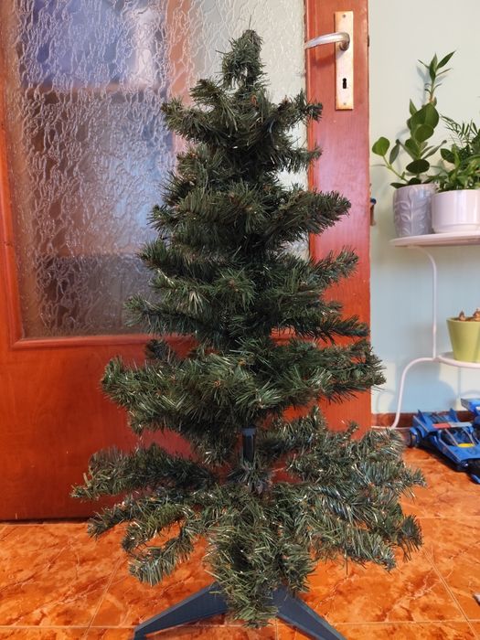 Коледна зелена елха