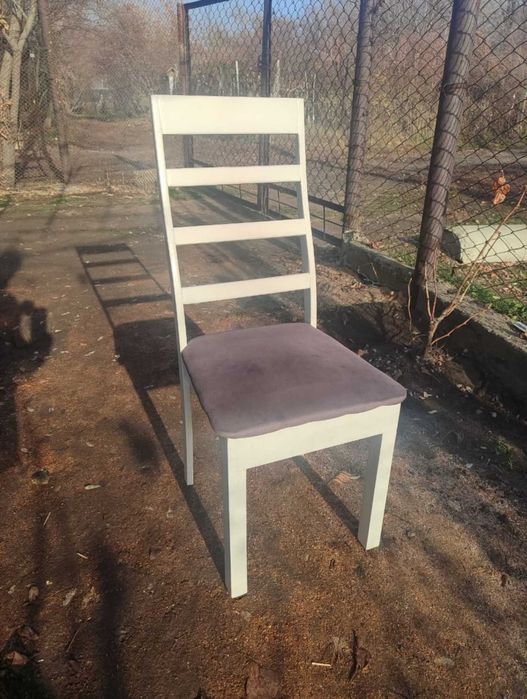 Стулья кухонные 8 штук в наличии