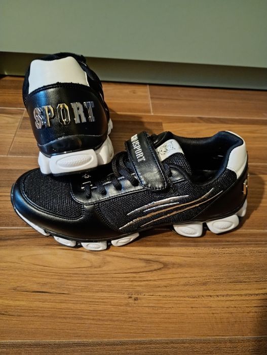 Vând adidași plein sport noi