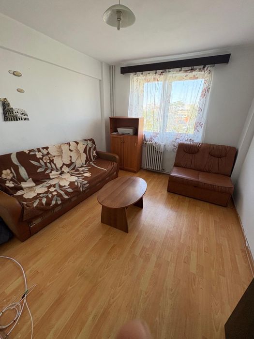 Cameră liberă într-un apartament de 3 camere în Iași