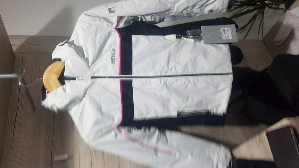 Geaca NEVICA de fata Nouo marimea 11& 12 ani