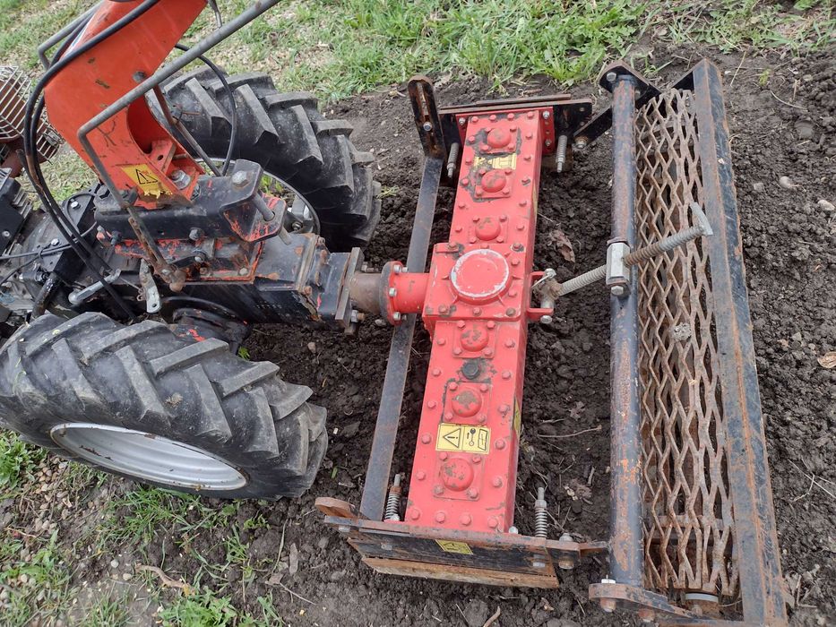 Motocultor cu freză nivelatoare BCS