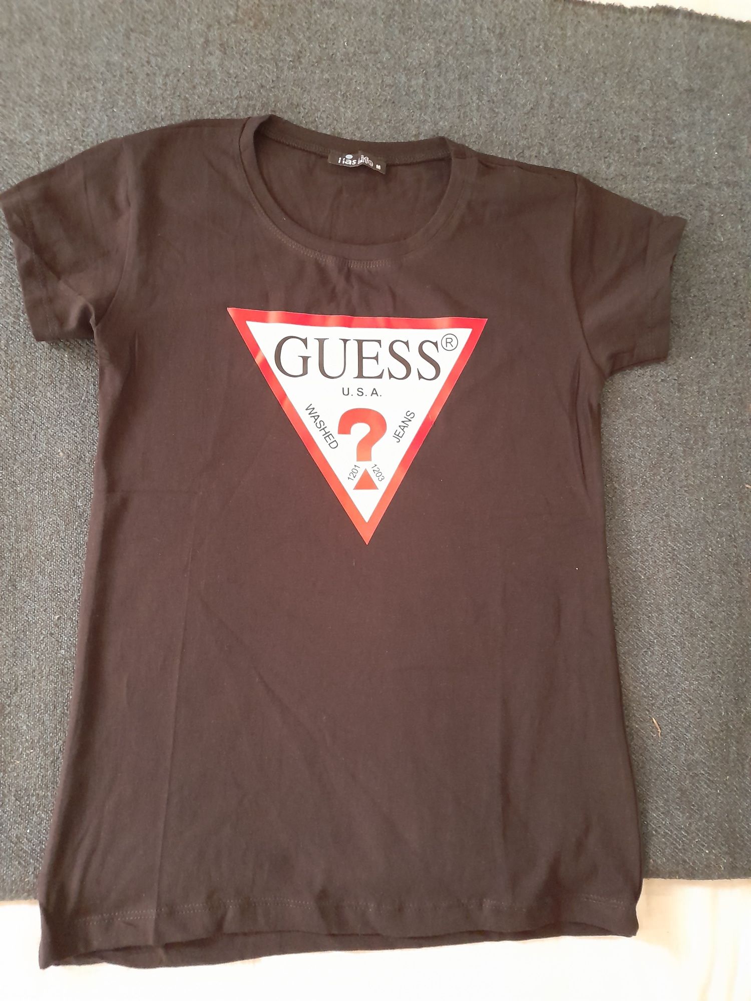 Vand tricou guess, nou,toate marimile, pret 40 lei