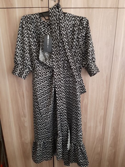 Платье брендовое MODIS новое, Китай