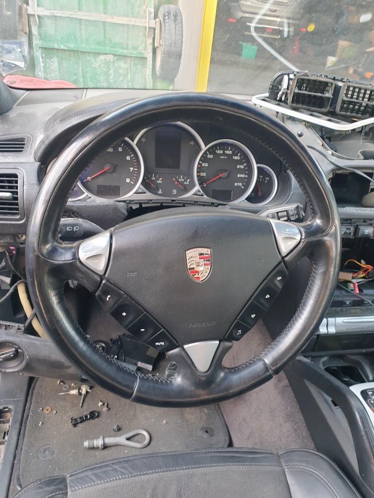Cayenne GTS на части