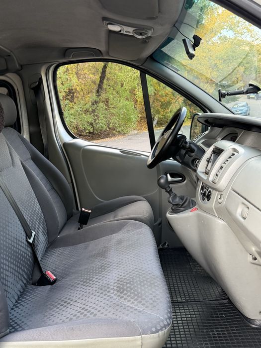 Renault Trafic 2.0 114CP 8+1 locuri