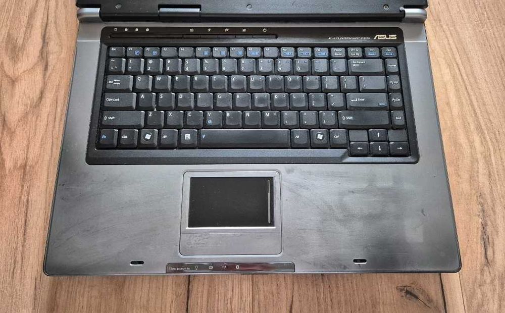 Laptop Asus Model F5RL- Procesor Intel Core2Duo