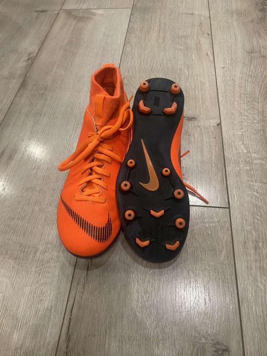 Бутонки Nike Mercurial Superfly Academy Junior FG Football Boot