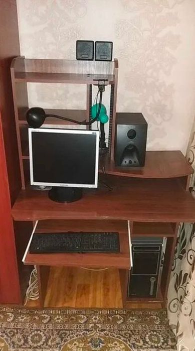 Компьютерный стол