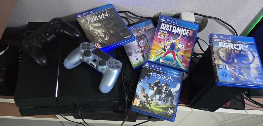 (Ps4) PlayStation 4 Slim + 2 controllere + 8 jocuri | Impecabil
