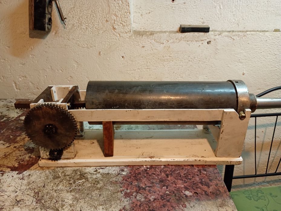 Cârnățar cu două turati