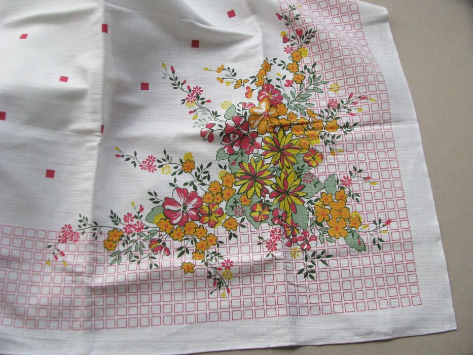 Покривка за маса кръгла бродирана Ленена, отлични