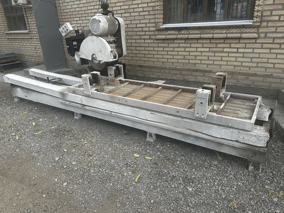 Отрезной станок, трех фазный, в очень хорошем состояний