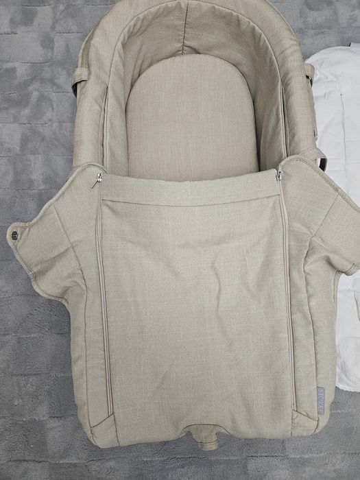 Кош за новородено СТОККЕ