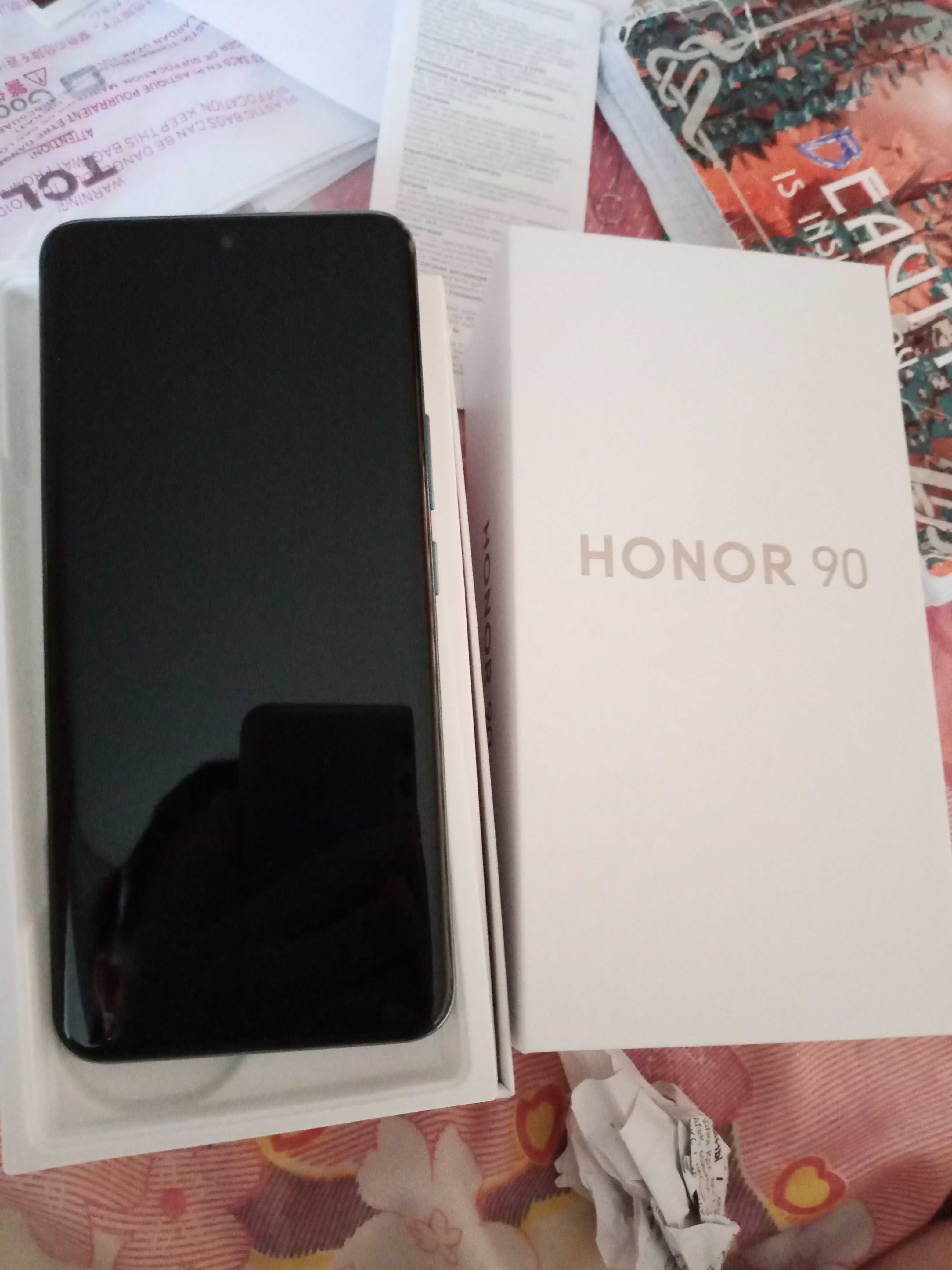 Телефон HONOR 90