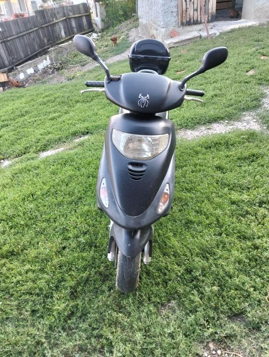 Vând scuter kymco